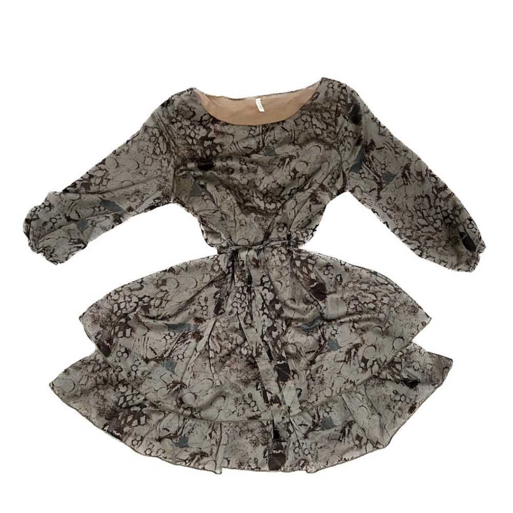 Multi tiered chiffon long sleeve midi dress